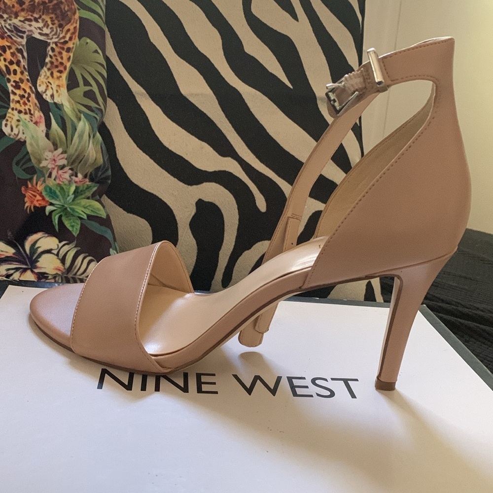 Nine West Izzy size 9
